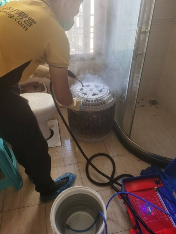 洗衣機(jī)內(nèi)筒堪比垃圾桶 蘇寧幫客 專業(yè)清洗更健康